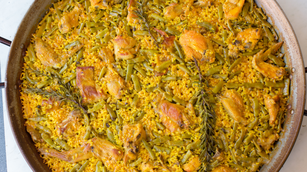 clásica paella valenciana