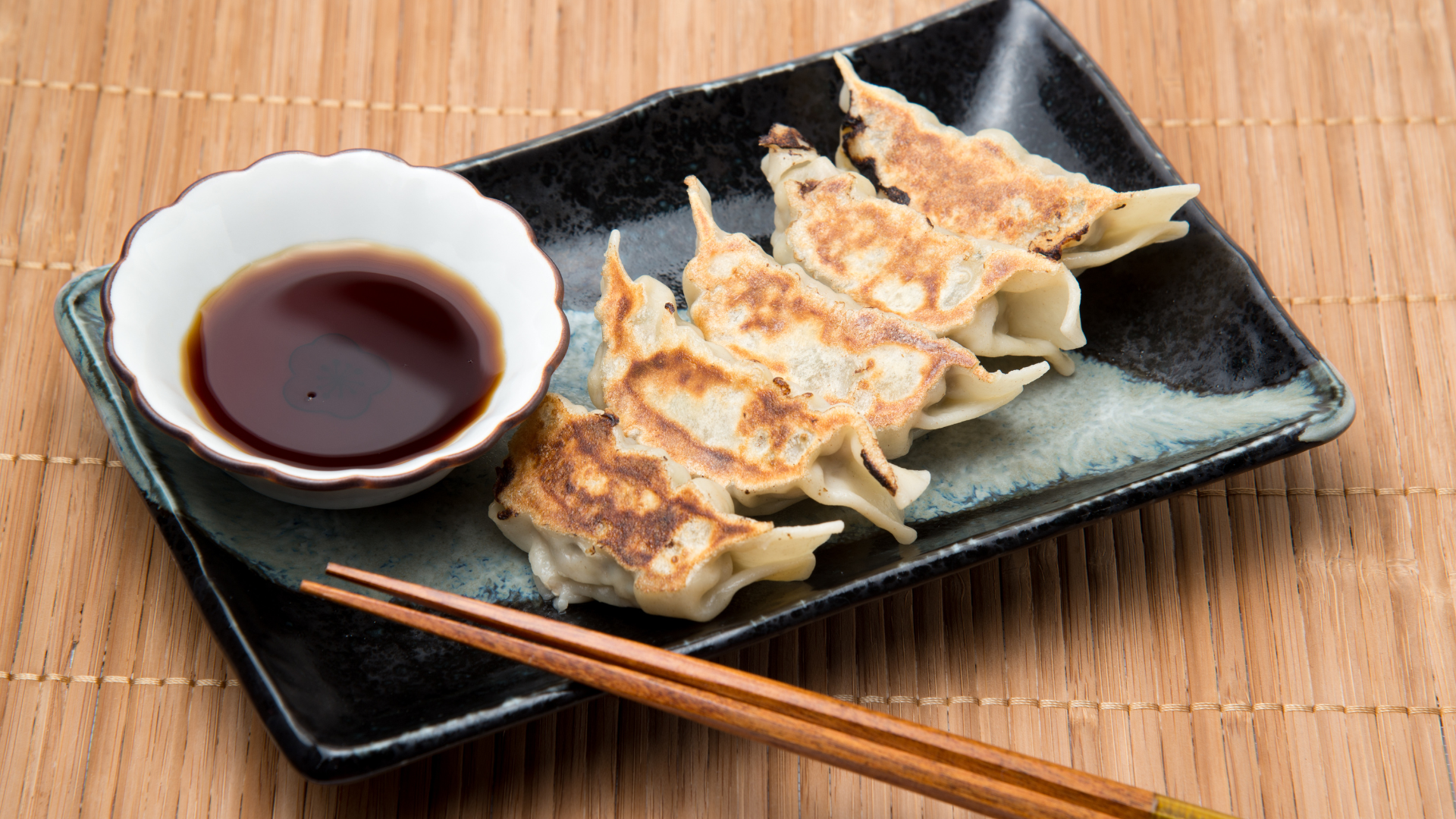 ¿Qué son las gyozas y de dónde provienen?